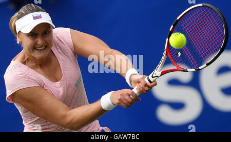 Nadia Petrova joue Samantha Stosur lors de la finale de l'International Women's Open 2008, Devonshire Park, Eastbourne. Banque D'Images