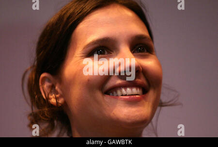 Virginie Ledoyen arrive pour la première de gala du film français 'mes amis Mes Amourss', à la Cine lumière, Institut Français à l'ouest de Londres. Banque D'Images