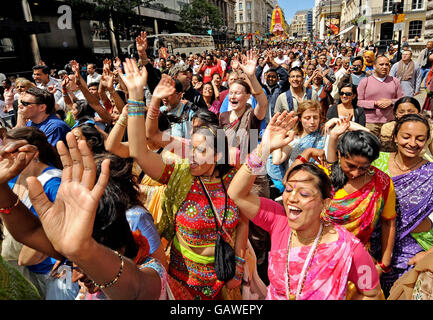 Coutumes et traditions - Religion - 40e festival Rathayatra - Londres Banque D'Images