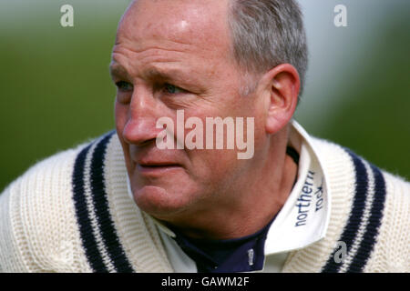 Cricket - Frizzell County Championship - Leicestershire CCC / Middlesex CCC. John Embury, entraîneur de Middlesex Banque D'Images