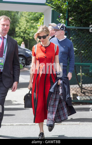 Wimbledon London,UK. 5 juillet 2016. L'actrice américaine britannique Sienna Miller arrive comme invité à la journée de 9 profils têtes sur le tennis de Wimbledon 2016 : Crédit amer ghazzal/Alamy Live News Banque D'Images