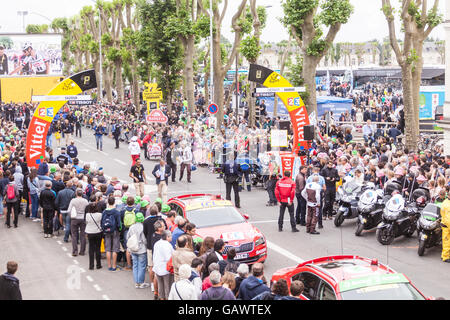 Saumur, France. 5e juillet, 2016. La ligne de départ de la 103e édition du Tour de France à Saumur, France. Credit : Julian Elliott/Alamy Live News Banque D'Images