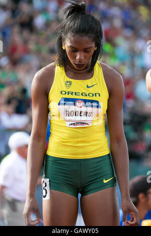 Eugene, États-Unis. 4 juillet, 2016. Raevyn Rogers se prépare pour la finale du 800 m femmes lors de l'USATF 2016 Essais olympiques à l'historique Hayward Field de Eugene, Oregon, USA. Credit : Joshua Rainey/Alamy Live News. Banque D'Images