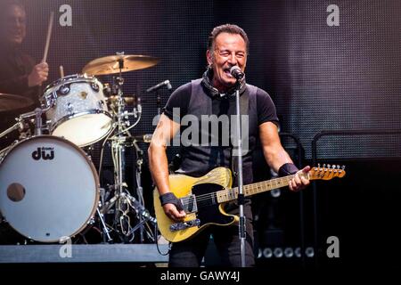 Milan, Italie. 5 juillet, 2016. Bruce Springsteen et le E Street Band en concert à San Siro Crédit : Roberto Finizio/Alamy Live News Banque D'Images