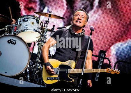 Milan, Italie. 5 juillet, 2016. Bruce Springsteen et le E Street Band en concert à San Siro Crédit : Roberto Finizio/Alamy Live News Banque D'Images