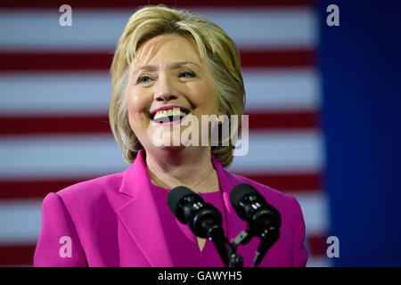 Charlotte, NC, USA. 5 juillet, 2016. Portrait d'un candidat à la présidence de présomption de démocrates des États-Unis, Hillary Clinton, souriant tandis qu'elle livre un discours lors d'un rassemblement électoral au Charlotte Convention Center. Credit : Evan El-Amin/Alamy Live News Banque D'Images