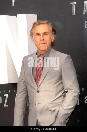 Londres, Royaume-Uni. 5 juillet, 2016. Christoph Waltz participant à la première européenne de la légende de Tarzan à à l'Odeon Leicester Square Londres Mardi 5 Juillet 2016 Crédit : Peter Phillips/Alamy Live News Banque D'Images