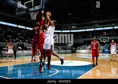 Aux Philippines. 5 juillet, 2016. La Turquie et le Canada se sont réunis sur le disque de la Mall of Asia Arena à Pasay pour le tournoi de qualification olympique de la FIBA. Le Canada a gagné avec 77 points, contre 69 de la Turquie. © J Gerard Seguia/ZUMA/Alamy Fil Live News Banque D'Images