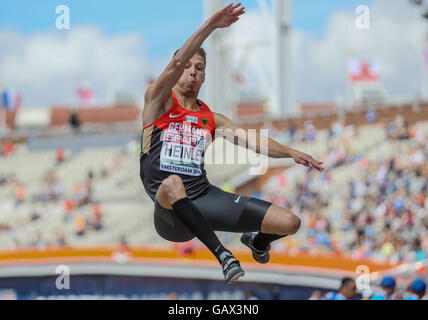 Amsterdam, Pays-Bas. Le 06 juillet, 2016. Amsterdam, Pays-Bas. 6 juillet, 2016. Fabian Heinle d'Allemagne en compétition dans l'épreuve du saut en longueur à la phase de qualification des Championnats d'Europe d'athlétisme au Stade olympique à Amsterdam, Pays-Bas, 06 juillet 2016. Dpa : Crédit photo alliance/Alamy Live News Banque D'Images