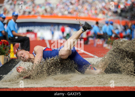 Amsterdam, Pays-Bas. Le 06 juillet, 2016. Amsterdam, Pays-Bas. 6 juillet, 2016. Greg Rutherford de la Grande-Bretagne est en concurrence dans l'épreuve du saut en longueur à la phase de qualification des Championnats d'Europe d'athlétisme au Stade olympique à Amsterdam, Pays-Bas, 06 juillet 2016. Dpa : Crédit photo alliance/Alamy Live News Banque D'Images