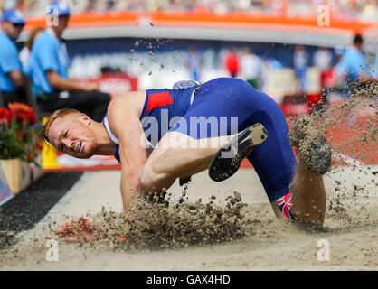 Amsterdam, Pays-Bas. Le 06 juillet, 2016. Greg Rutherford de Grande-Bretagne est en compétition dans l'épreuve du saut en longueur tour de qualification au Championnats d'Europe d'athlétisme au Stade olympique à Amsterdam, Pays-Bas, 06 juillet 2016. Dpa : Crédit photo alliance/Alamy Live News Banque D'Images