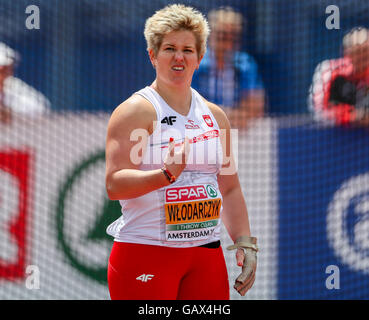 Amsterdam, Pays-Bas. Le 06 juillet, 2016. Anita Wlodarczyk de Pologne cherche sur dans le lancer du marteau femmes tour de qualification au Championnats d'Europe d'athlétisme au Stade olympique à Amsterdam, Pays-Bas, 06 juillet 2016. Dpa : Crédit photo alliance/Alamy Live News Banque D'Images