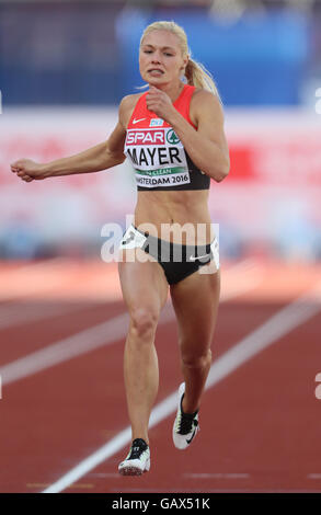 Lisa Mayer de l'Allemagne participe à la demi-finale femmes 200m à l'athlétisme au Stade olympique à Amsterdam, Pays-Bas, 06 juillet 2016. Photo : Michael Kappeler/dpa Banque D'Images