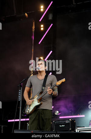 John Mayer joue sur la scène principale pendant la première journée de Hard Rock Calling à Hyde Park, dans le centre de Londres. Banque D'Images