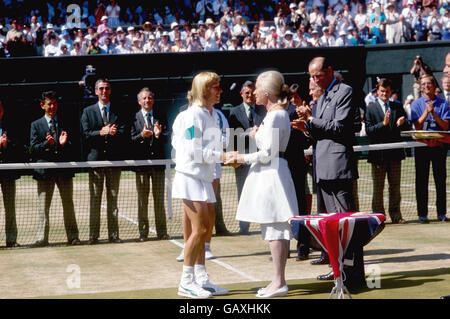 Tennis - Wimbledon - Simple dames - Final - Martina Navratilova v Steffi Graf Banque D'Images