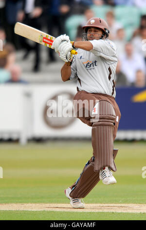 Scott Newman, de Surrey Brown Caps, en action contre le Middlesex Croisés Banque D'Images