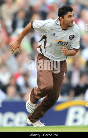 Cricket - Twenty20 Cup 2008 - Division Sud - Surrey Brown Caps v Middlesex Crusaders - The Brit Oval. Ousman Afzaal de Surrey Brown Caps Banque D'Images