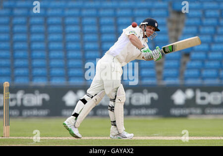 Cricket - Liverpool Victoria County Championship - Division 1 - deuxième jour - Yorkshire v Durham - Headingley Carnegie.Phil Mustard de Durham arrive en 4 lors du LV County Championship, match de la division 1 à Headingley Carnegie, Leeds. Banque D'Images