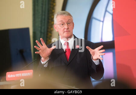 Hilary Benn, secrétaire des affaires étrangères de l'ombre parle,à un "vote" en rallye en Londres. Banque D'Images