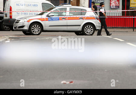 La police est en effet sur la scène de l'abbing mortel de Dee Willis, 28 ans, sur Bellenden Road, Peckham, au sud de Londres. Banque D'Images