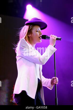 Roisin Murphy se produit sur scène le jour de l'ouverture du O2 Wireless Festival à Hyde Park, dans le centre de Londres. Banque D'Images