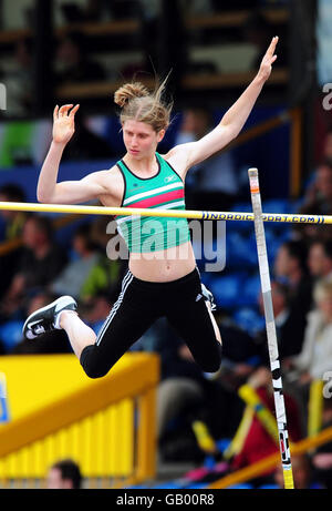 Emma Lyons lors de la Banque de Pôle des femmes lors des épreuves olympiques de l'Union de Norwich et des championnats du Royaume-Uni au stade Alexander de Birmingham. Banque D'Images