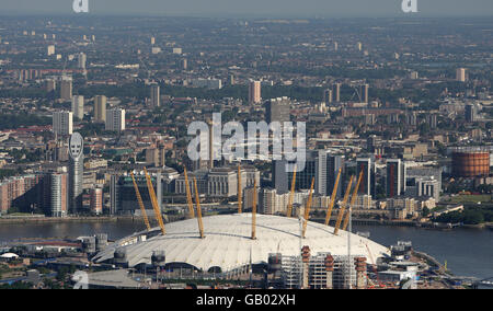 Stock aérien de Londres.Photo aérienne de l'O2 Arena, anciennement appelé Millennium Dome, sur la Tamise, Londres. Banque D'Images