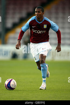 Football - Friendly - Lincoln City v Aston Villa - Sincil Bank Stadium Banque D'Images