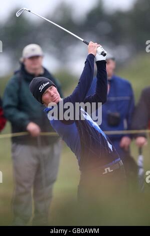 Golf - Championnat 2008 ouvert - première journée - Royal Birkdale Golf Club.Chris Wood (amateur) débarque sur le 9ème trou pendant la première partie Banque D'Images
