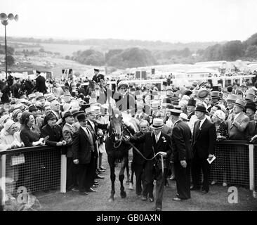 Horse Racing - Derby d'Epsom Banque D'Images