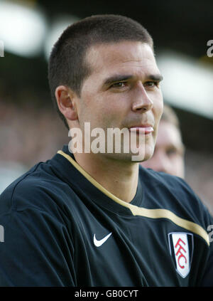 David Healy, de Fulham, s'est fait une langue auprès des fans celtiques de Craven Cottage. Banque D'Images