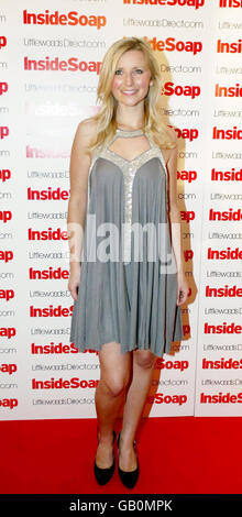 Carley Stenson arrive pour la fête des nominations à l'intérieur du savon au bar et restaurant Oyster, Great John Street, Manchester. Banque D'Images