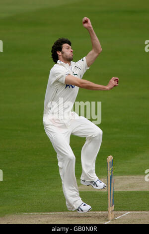 Cricket - Liverpool Victoria County Championship - Division 1 - deuxième jour - Notinghamshire / Surrey - Trent Bridge. Charlie Shreck, dans le tinghamshire Banque D'Images