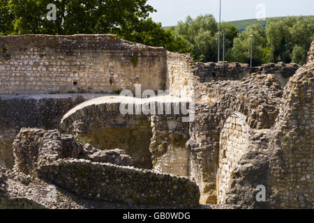 Prieuré de Lewes, les ruines d'un prieuré clunisien médiéval de Glenlee Guest House, East Sussex, Angleterre, Royaume-Uni. Banque D'Images