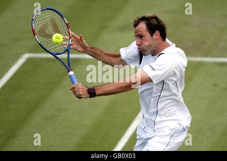 Tennis - Nottingham Samsung Open - Greg Rusedski v Jankko Nieminen. Greg Rusedski revient à Jankko Nieminen Banque D'Images