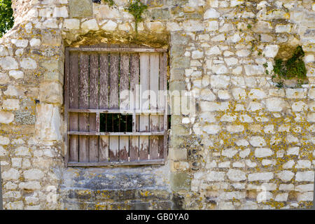 Prieuré de Lewes, les ruines d'un prieuré clunisien médiéval de Glenlee Guest House, East Sussex, Angleterre, Royaume-Uni. Banque D'Images