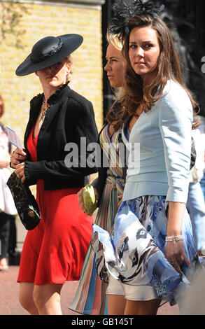 Kate Middleton arrive à la Chapelle de la Reine, à Londres, pour le mariage de Lady Rose Windsor et George Gilman. Banque D'Images