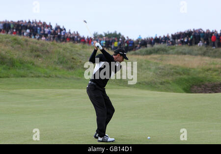 Padraig Harrington, de la République d'Irlande, sur le 8ème trou lors de la troisième manche du Championnat d'Open au Royal Birkdale Golf Club, Southport. Banque D'Images