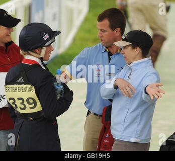 La princesse royale avec son fils et sa fille, Peter Phillips et Zara Phillips au Festival of British Eventing à Gatcombe Park, la maison de la princesse royale du Gloucestershire. Banque D'Images