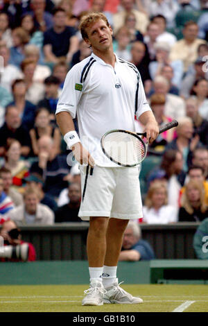 Tennis - Wimbledon 2003 - 4e tour - Tim Henman v David Nalbandian Banque D'Images