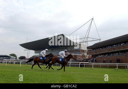 Courses hippiques - Hippodrome de Kempton Park. Vue générale de l'hippodrome de Kempton Banque D'Images