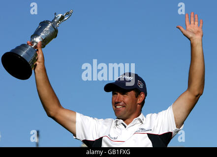 Padraig Harrington a remporté le Claret Jug après avoir remporté le British Open Championship au Royal Birkdale Golf Club de Southport. Banque D'Images