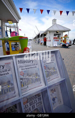 Une vue générale de la Grande jetée de Weston-Super-Mare après que son pavillon ait été détruit par un incendie. Banque D'Images