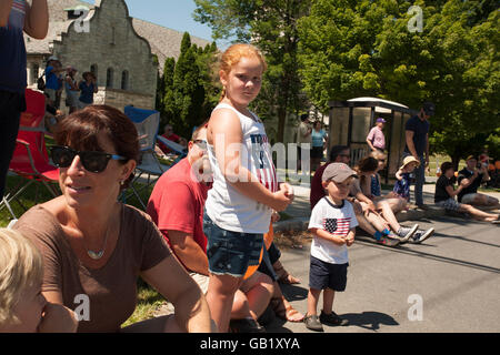 La célébration du 4 juillet à Williamstown Massachusetts comprend un défilé, les bandes et les flotteurs. Banque D'Images