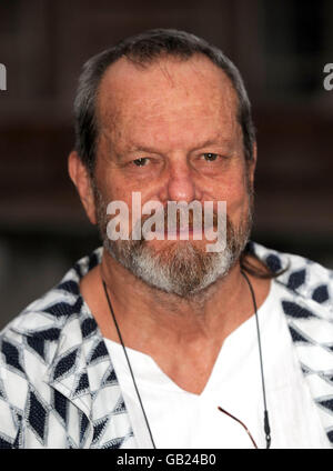 Terry Gilliam arrive au gala d'ouverture de Hellboy II:The Golden Army qui débute la saison du film annuel, FilmFour Summer Screen, à Somerset House, à Londres. Banque D'Images