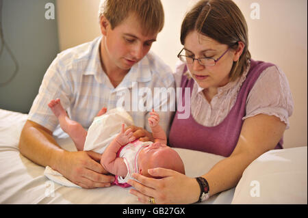 Premier bébé né par FIV avec nouvelle technique d'embryon Banque D'Images