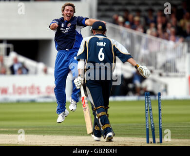 Cricket - Friends Provident Trophy Final - Essex Eagles v Spitfires Kent - Lord's Cricket Ground Banque D'Images