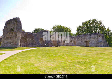 Prieuré de Lewes, les ruines d'un prieuré clunisien médiéval de Glenlee Guest House, East Sussex, Angleterre, Royaume-Uni. Banque D'Images