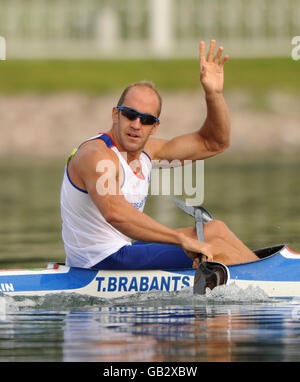 Tim Brabant, en Grande-Bretagne, après avoir gagné sa chaleur dans la monoplace des hommes (K1) 1000m chauffe au parc olympique d'aviron et de canoë-kayak de Shunyi pendant les Jeux Olympiques de 2008. Banque D'Images