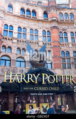 Harry Potter et l'enfant maudit montrant au Palace Theatre à Londres en 2016. Banque D'Images